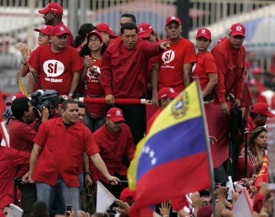 Las calles de Caracas se vistieron de rojo con los seguidores de Chávez.