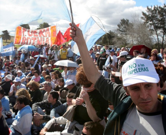 Los asamblestas aseguran que las protestas sobre el ro uruguay continuarn para impedir la puesta en marcha de Botnia.