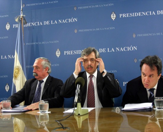 Peirano y el jefe de Gabinete, Alberto Fernández, informaron ayer la nueva disposición oficial.