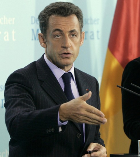 Sarkozy impulsa reformas que son rechazadas por los gremios del transporte.