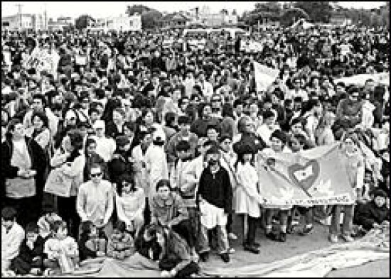 Miles de nios protestaron contra Botnia en Gualeguaych.