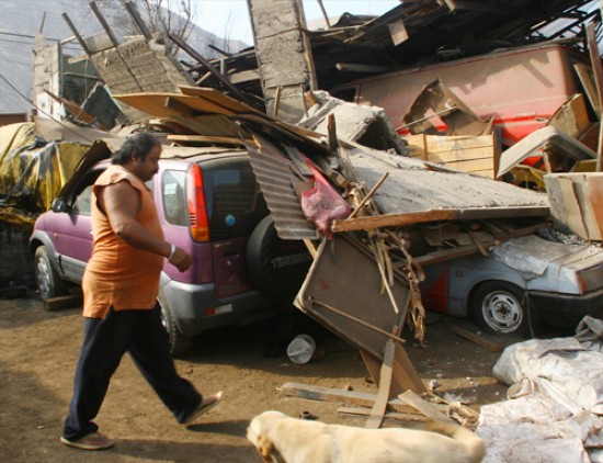 Tocopilla, una localidad costera a 1.600 km de Santiago, fue la que más sufrió las réplicas de ayer. El 80% de las casas sufrieron daños.