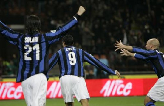 Julio Cruz mantiene su efectividad goleadora en el Inter.