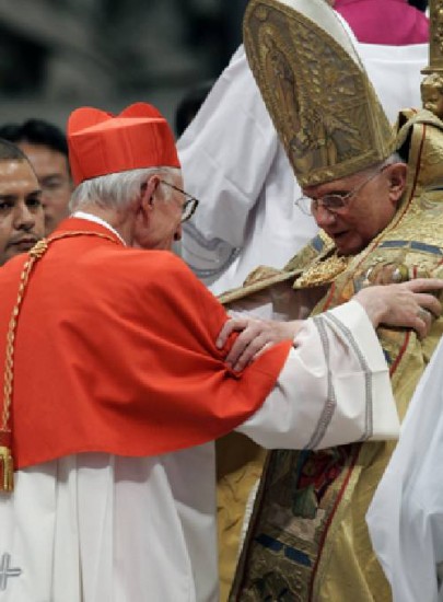 Leandro Sandri, ahora cardenal.
