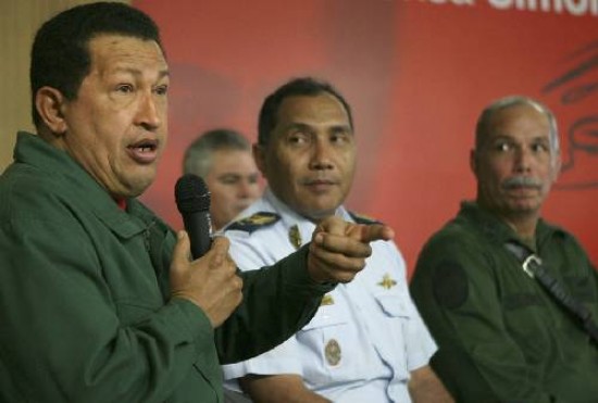 El presidente venezolano interrumpi una conferencia de prensa de mandos militares.