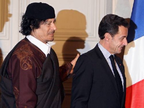 El presidente francs Sarkozy defendi la visita que realiz el lder libio a Pars.