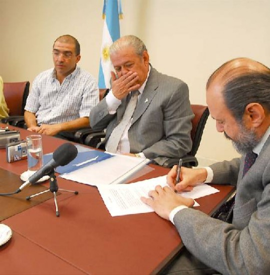 Días atrás, los profesionales sellaron un acuerdo con el ex diputado Omar Gutiérrez.
