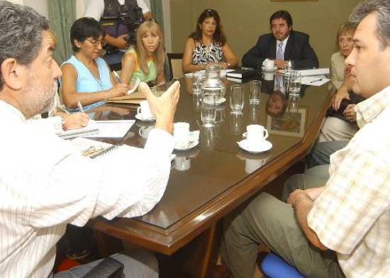 El ministro de Salud, Daniel Vincent, se reunió ayer con diputados de la comisión de Desarrollo Humano y Social.