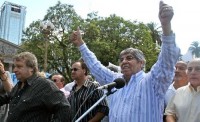 Los gremios municipales marcharon a Plaza de Mayo con Moyano, el líder de la CGT, a la cabeza.