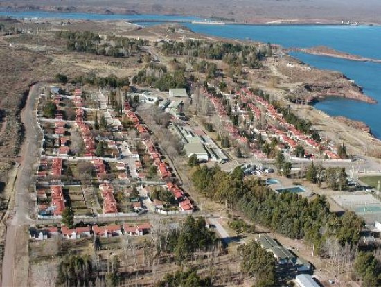 El hecho quebró la tradicional calma de la localidad ubicada a orillas del lago Ramos Mexía.