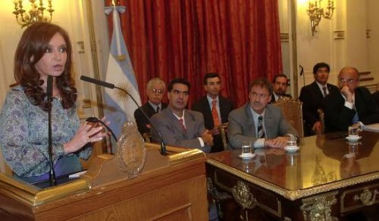 La presidenta particip ayer del lanzamiento de un plan para paliar el desempleo juvenil.