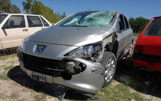El Peugeot 307 permanecer secuestrado hasta que se le realicen las pericias. El conductor dijo que no haba podido evitar el accidente.