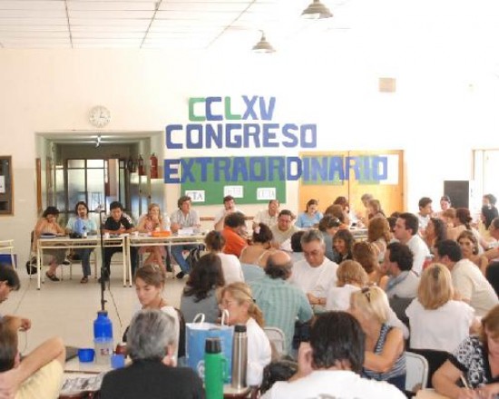 El Congreso de Unter sesionó ayer en Choele Choel y mantuvo la exigencia de un mínimo de 1.800 pesos.