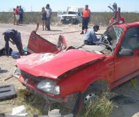 A 23 kilómetros de Sierra Grande, otra vez la tragedia en una ruta. Uno de los vehículos se cruzó de carril y la colisión fue inevitable. 