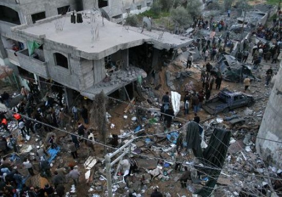 Tres ataques aéreos y uno por tierra por parte de Israel llevaron el caos a Gaza, donde entre las víctimas figuran civiles y niños. 