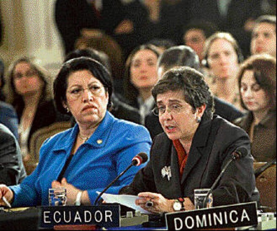 La canciller ecuatoriana exigió en la OEA una condena explícita a la acción colombiana. 