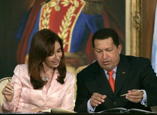La presidenta argentina y el mandatario bolivariano activaron un acuerdo que viene de la gestión de Kirchner.