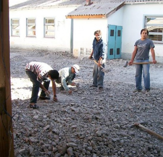 En Loncopué hay 420 alumnos sin ir a la escuela porque siguen en construcción. 