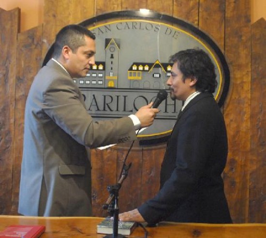El intendente Barriga le solicit a Cristian Almeida que revisara el expediente del pedido de obra.
