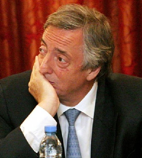 El gobernador Daniel Peralta. El ex presidente Néstor Kirchner.