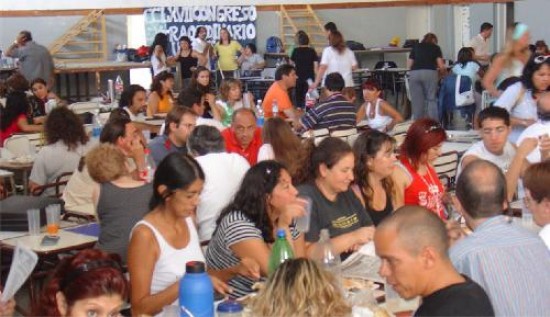 Horas de debate llevaron a suspender las medidas de fuerza. Exigen no cerrar la discusin salarial y volver a negociar en julio.