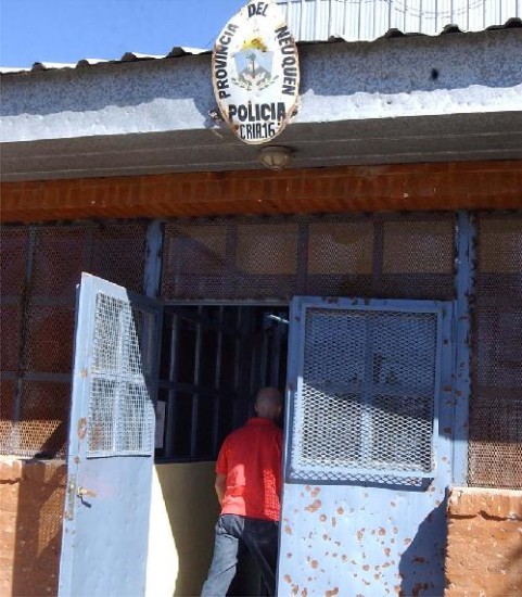 La comisaría 16 es habitualmente el blanco elegido por los violentos jóvenes del barrio San Lorenzo.