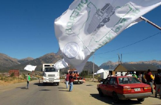 Los afiliados a Camioneros se movilizaron ayer en Bariloche.