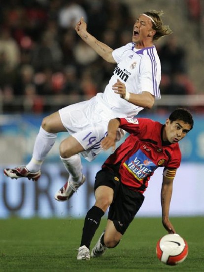 Ibagaza aguanta la marca de Guti. El Real se salv ante Mallorca.