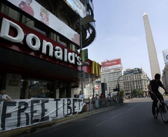 Organiza-ciones del pas manifesta-rn hoy, en forma pacfica, por la liberacin del Tbet.