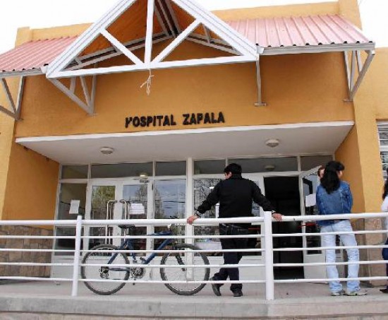 La mujer del hombre demorado también quedó con custodia policial, pero en el hospital de Zapala. 