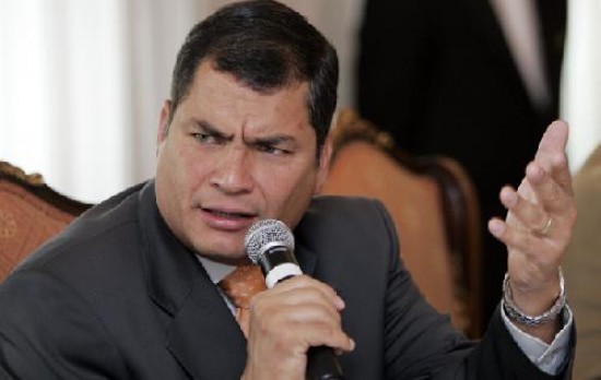 Correa realizó la misma advertencia a eventuales acciones del Ejército colombiano. 