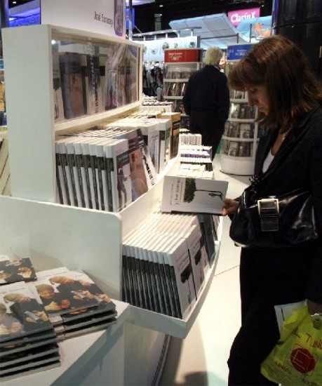 Tom Wolfe y el mexicano Juan Villoro llegarn a esta feria que rene a ms de un milln de personas.