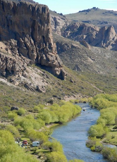 Las costas del río son tierras de gran belleza y despiertan el interés de inversores para fines turísticos.