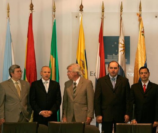 Los ministros de Economa que asistieron a la reunin en Montevideo.
