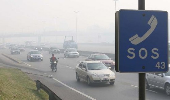 Pese a que la situación ambiental sigue siendo delicada, la lluvia permitió el cese del alerta meteorológico en toda el área afectada. 