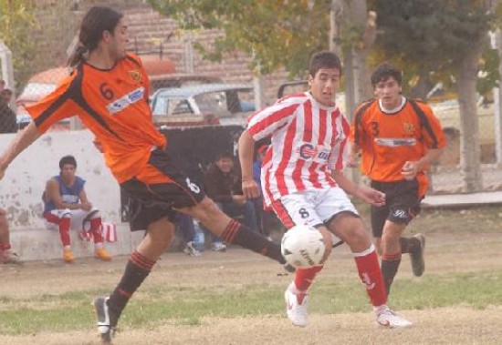 Los de Plaza Huincul sumaron sus primeros tres puntos en el torneo domstico.