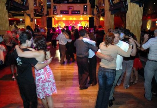 El campeonato de tango culminaba anoche en el gimnasio Don Bosco.