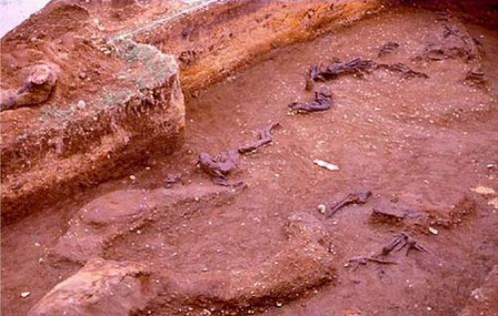 Los restos tienen entre 13.980 y 14.220 aos, y el hallazgo permite descartar la teora de que el primer poblado era posterior.