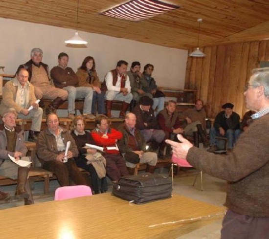Mucha gente particip de la convocatoria en la Rural.
