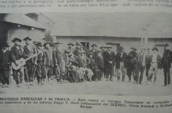 La tribu Nahuelpan, años después de la instalación del Vicente Calderón, su maestro.