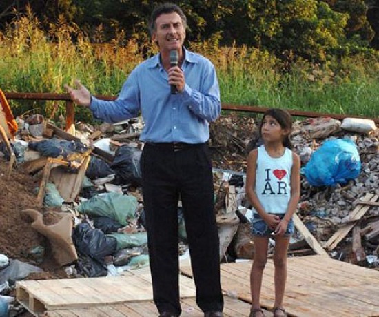 El jefe de Gobierno porteo reclam una mejor conducta, dada la suciedad de Buenos Aires.