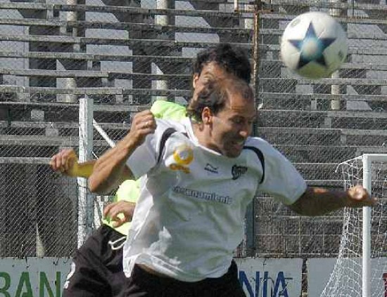 Padua termin con una molestia el partido con Unin de Sunchales, pero jugara en Jujuy.