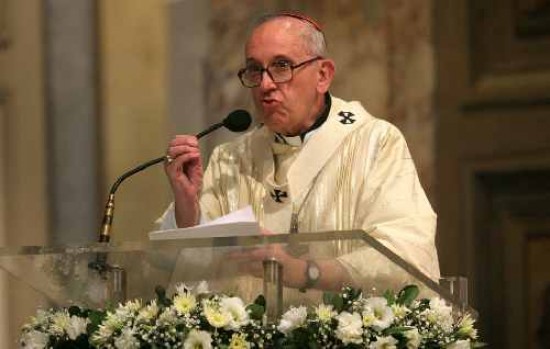 Un ex vocero de Bergoglio critic a la Rosada por el traslado a Salta del tradicional Tedum en la Catedral metropolitana.