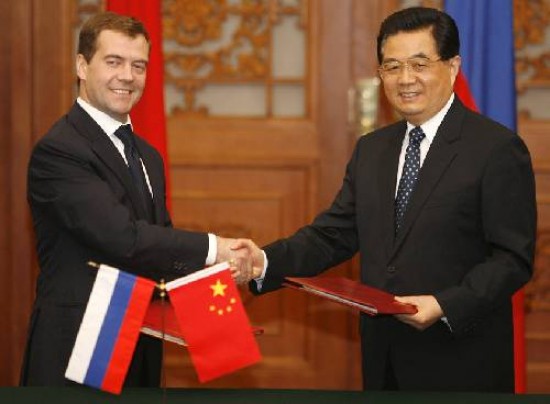 El nuevo presidente Ruso, Dimitri Medvedev, se reuni con su par chino Hu Jintao.