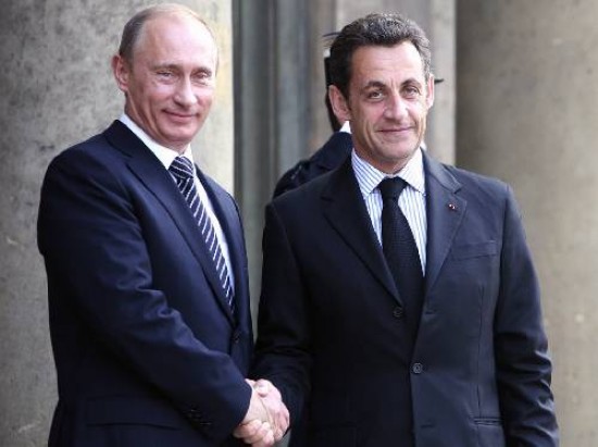  Sarkozy, que asume la presidencia rotativa de la UE, recibi ayer a Putin, que debut como primer ministro ruso. 