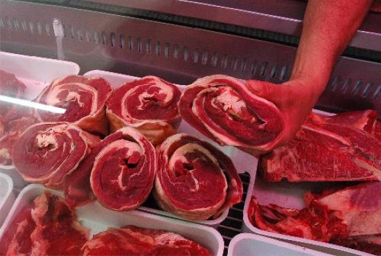 El abastecimiento de carne es normal en la regin. Todos los cortes estn disponibles y no faltar el asado para el fin de semana.