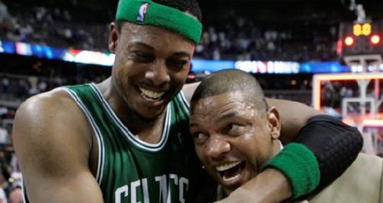 Despus de 21 aos, Boston se instal en la final de la NBA, al superar a Detroit, por 89 a 81. As sentenci la serie 4-2 e ir por el anillo ante Los ngeles Lakers. Los dirigidos por Doc Rivers (foto) tuvieron como figura a Paul Pierce (foto), con 27 puntos y 7 rebotes.