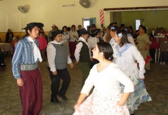 Los abuelos fueron el centro del festejo.