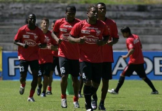 Ecuador se prepara para su desembarco en el Monumental.