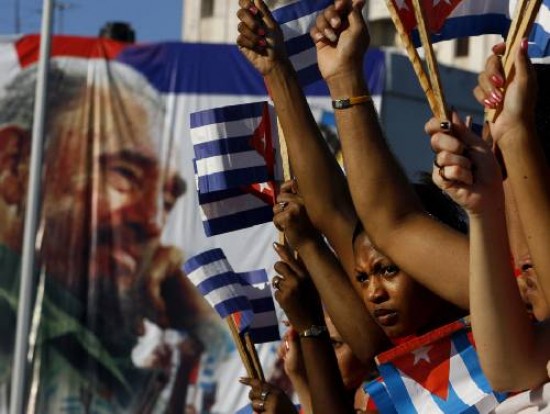 Los cubanos, movilizados ayer en reclamo de cinco agentes detenidos en Miami, an estn sorprendidos por las reformas. 